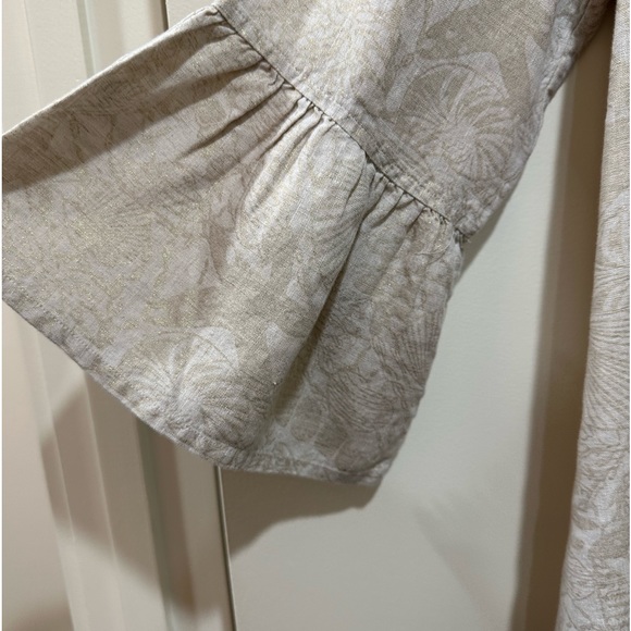 John . Mark 🦋 Linen 3/4 sleeve top - Picture 4 of 10